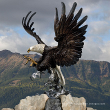 Leading bronze manufacture produce the big bronze eagle sculpture for landscaping